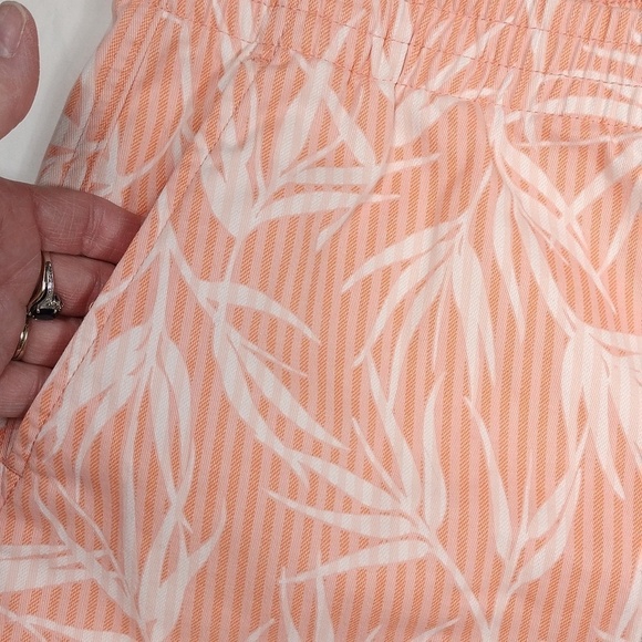 Lands End women's mid rise shorts size 12 - Picture 2 of 14